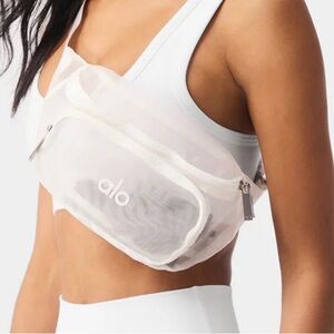 関税込【Alo Yoga】Sheer Fanny Pack Sheer Fanny Pack - Black | Alo Yoga